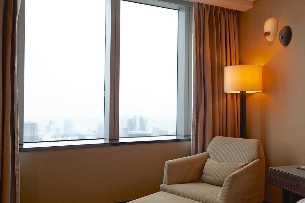 The Landis Taichung Hotel Exterior photo A room at the hotel