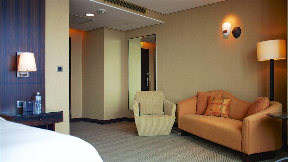 The Landis Taichung Hotel Exterior photo A room at the hotel
