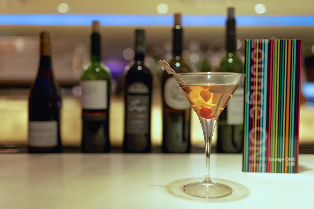 The Landis Taichung Hotel Exterior photo A martini