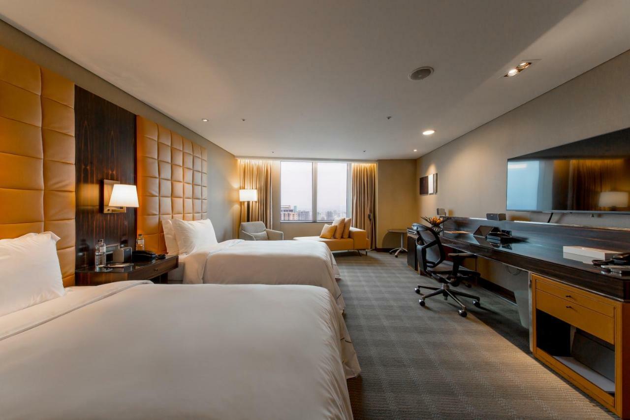The Landis Taichung Hotel Exterior photo Deluxe Room